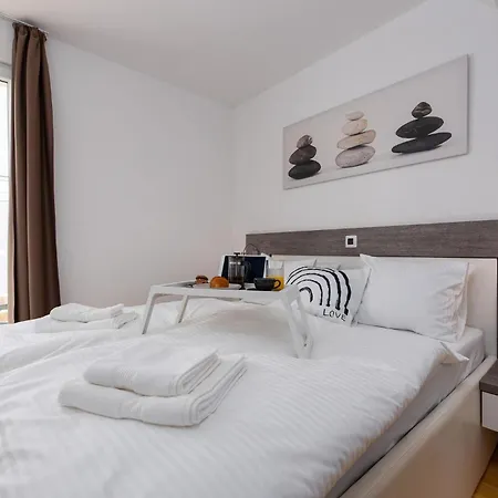 1 Bedroom Awesome In *