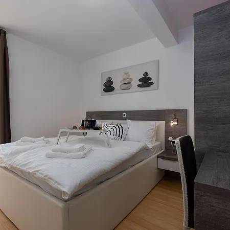 Apartment 1 Bedroom Awesome In Petrcane