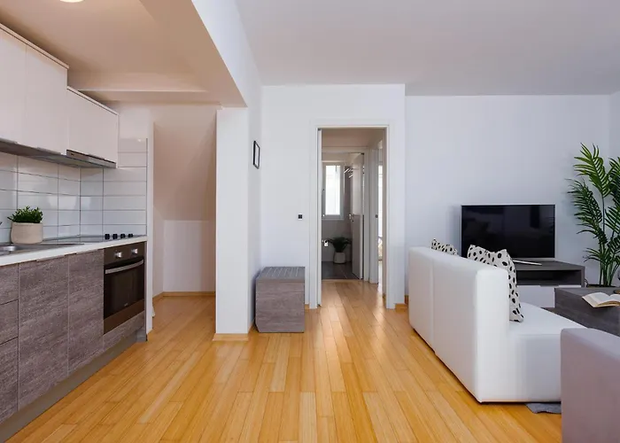 1 Bedroom Awesome In *