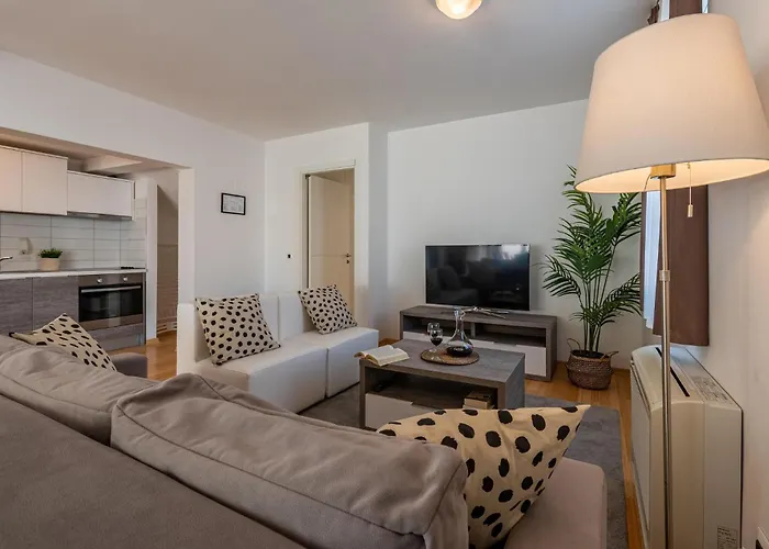 1 Bedroom Awesome In 돈제페트레케인