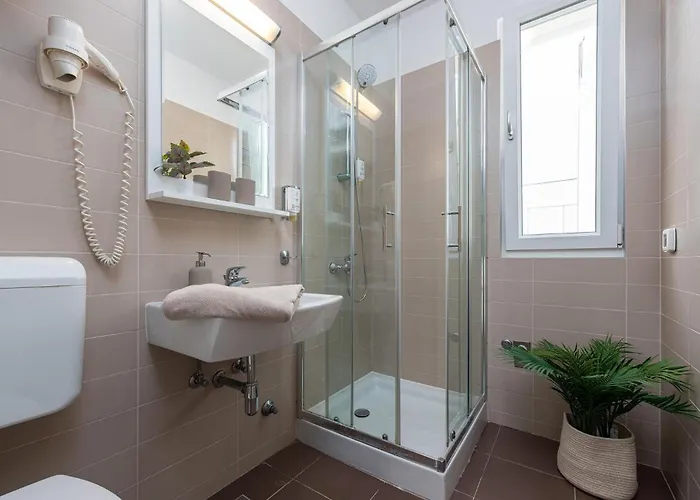 1 Bedroom Awesome In * 돈제페트레케인
